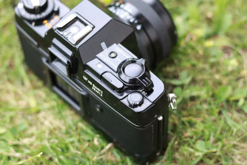 Contax 137 MD release button