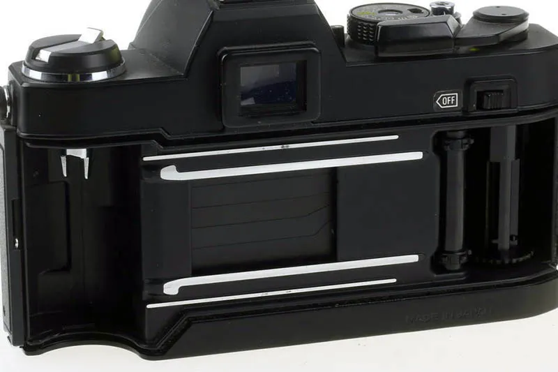 Konica Autoreflex TC Back open