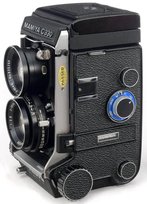 Mamiya C330 left